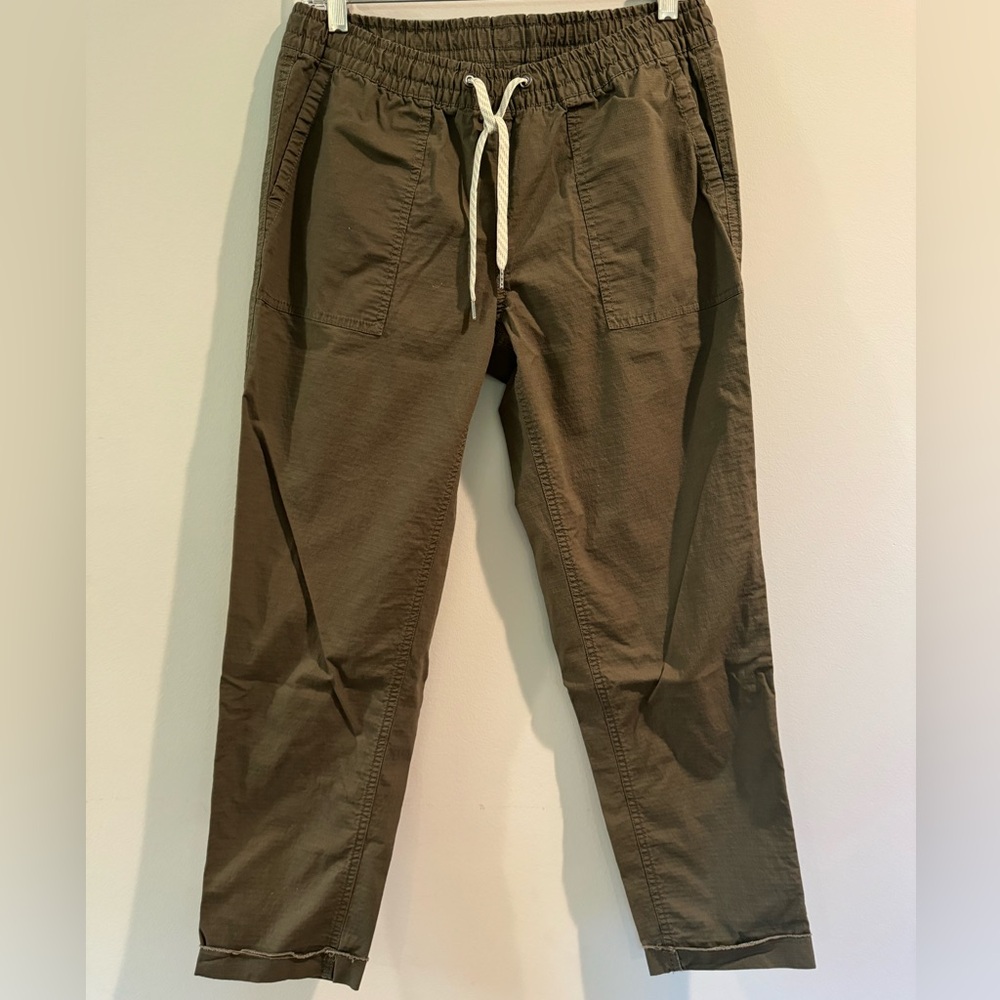 Vuori women’s rip stop pants, size S